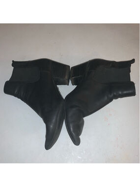 Women's leather Aldo Boots, Size 8, Black